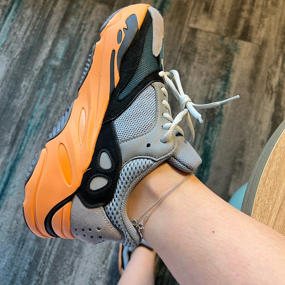 YEEZY BOOST 700 ✨